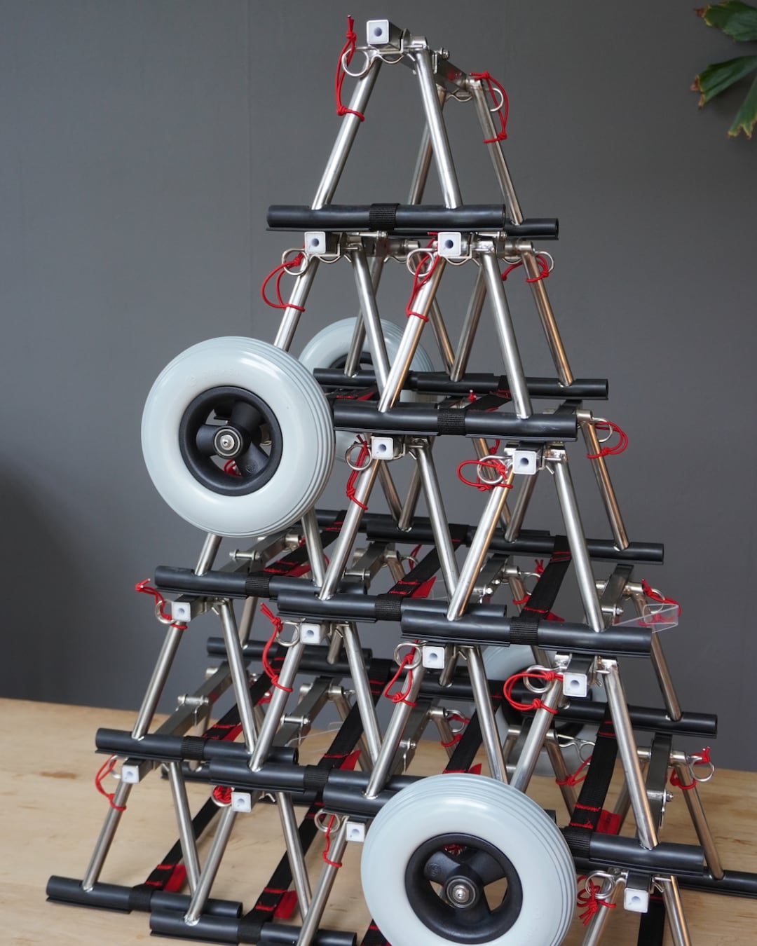 EasyMarcs® house of carts - easy art